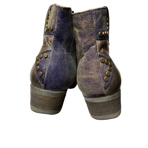 Corral Brown and Grey Star Round Toe Ankle Boots - Picture 7 of 12